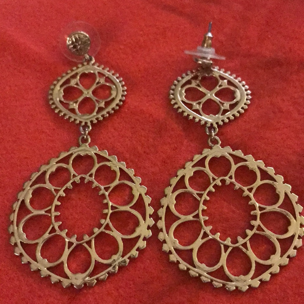 Stella & Dot gold dangle earrings